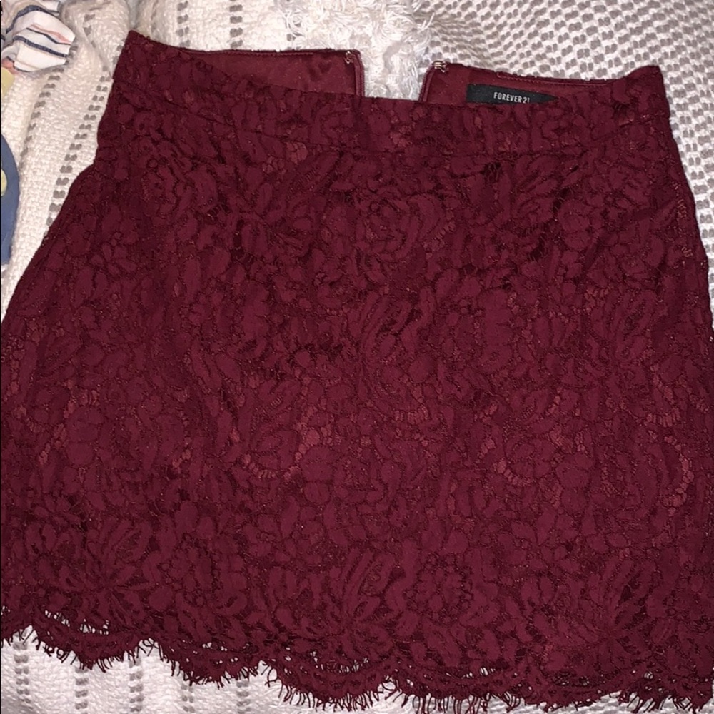 Lace skirt
